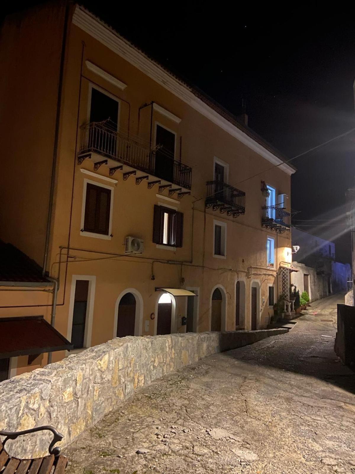 La Terrazza Nel Borgo Hotell Tortora Exteriör bild